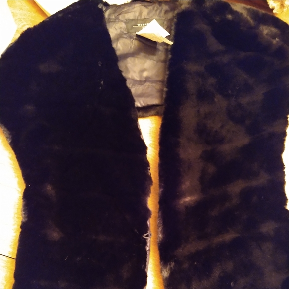 Weekend MaxMara faux fur stole - Picture 2 of 9